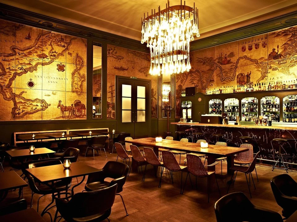 Die Goldene Bar
